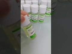 Tinh dầu hương hoa oải hương và cúc La Mã để làm dầu gội